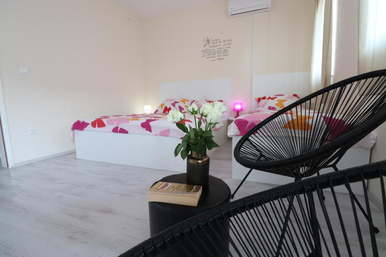 Charming Seaside Apartments Noa & Jakov, Zaboric Sibenik 外观 照片