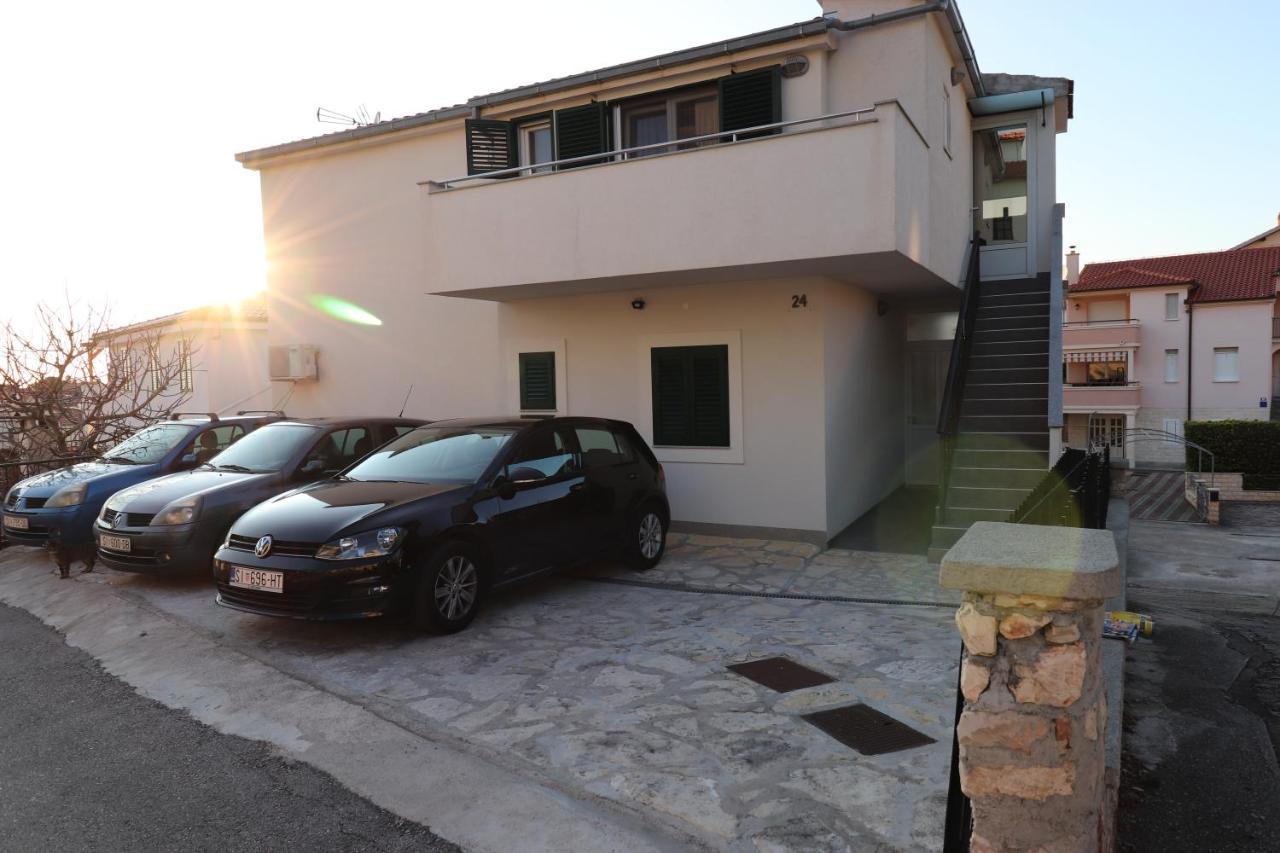Charming Seaside Apartments Noa & Jakov, Zaboric Sibenik 外观 照片